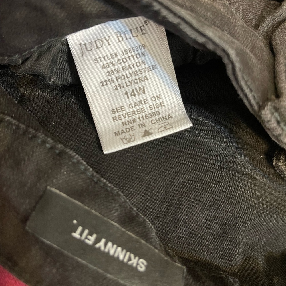Judy Blue Skinny Fit Jeans - Picture 4 of 5